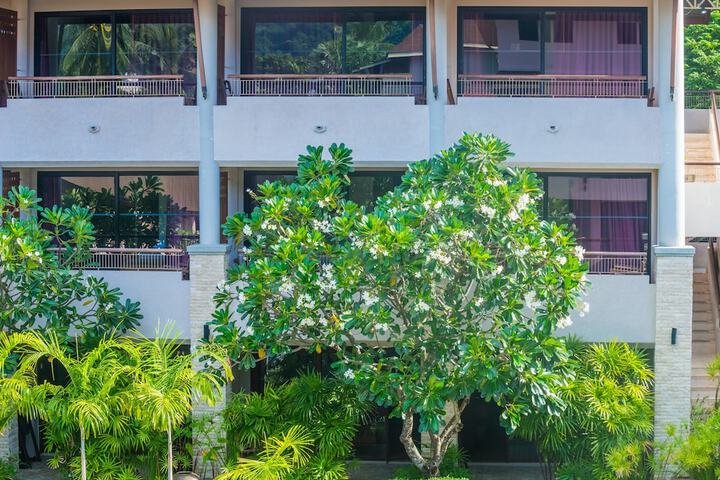 Hotel 128 of 128