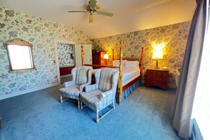 Room 33 of 84