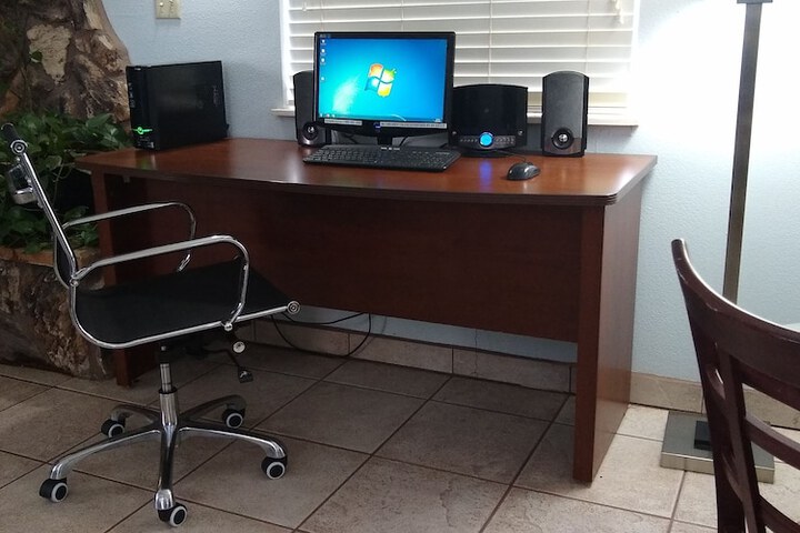 Business Center 37 of 40