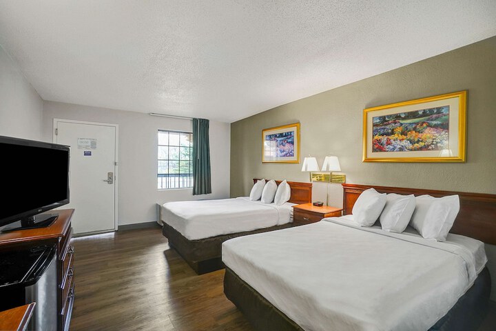 Double Accessible King Size Bed (6 of 10)