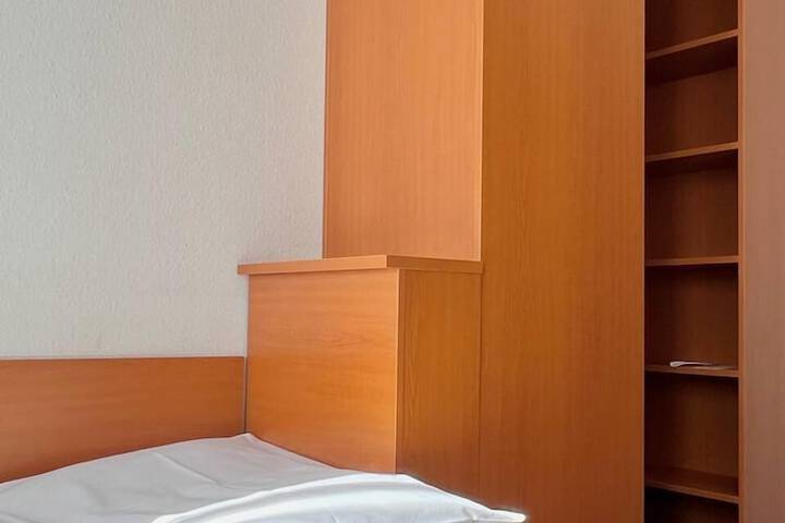 Room 38 of 137