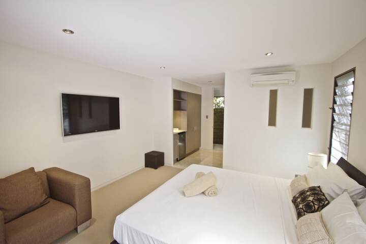 Room 9 of 107