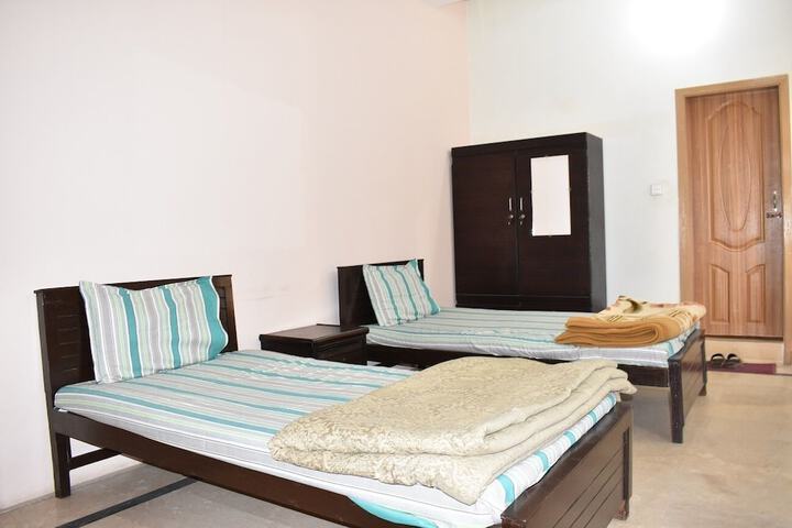 Room 7 of 13