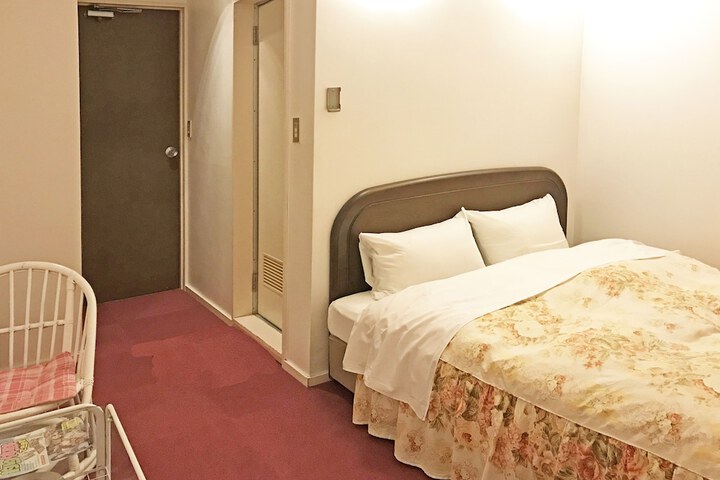 Room 15 of 33