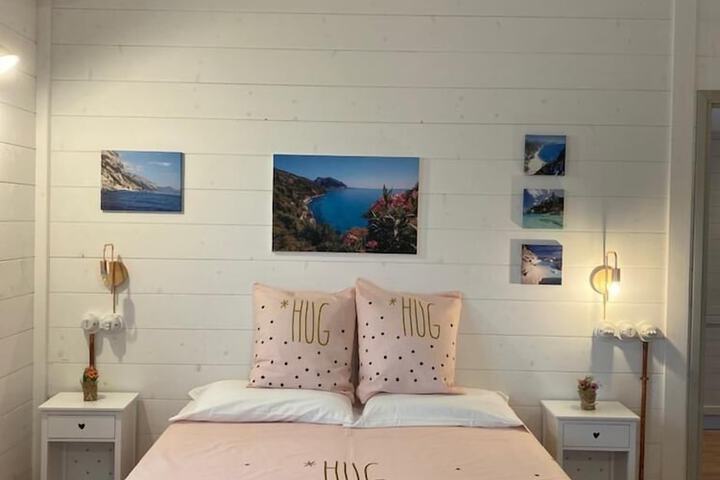 Room 19 of 103