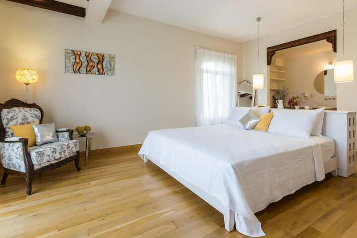 Room 8 of 42