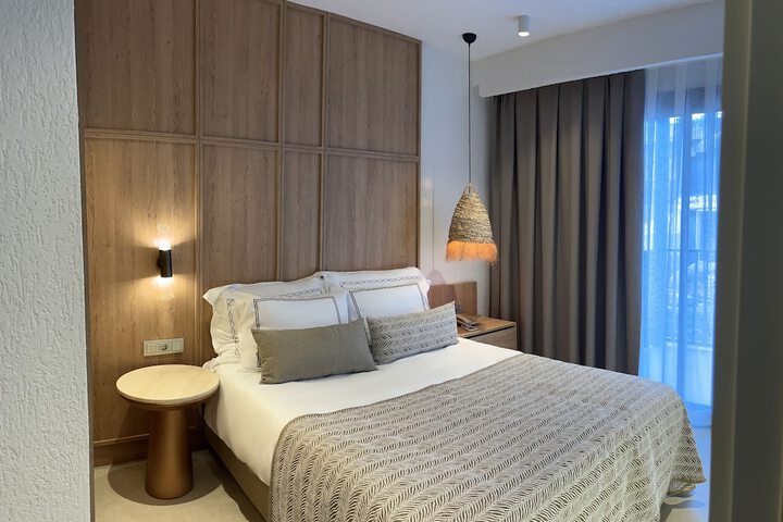 Room 3 of 46