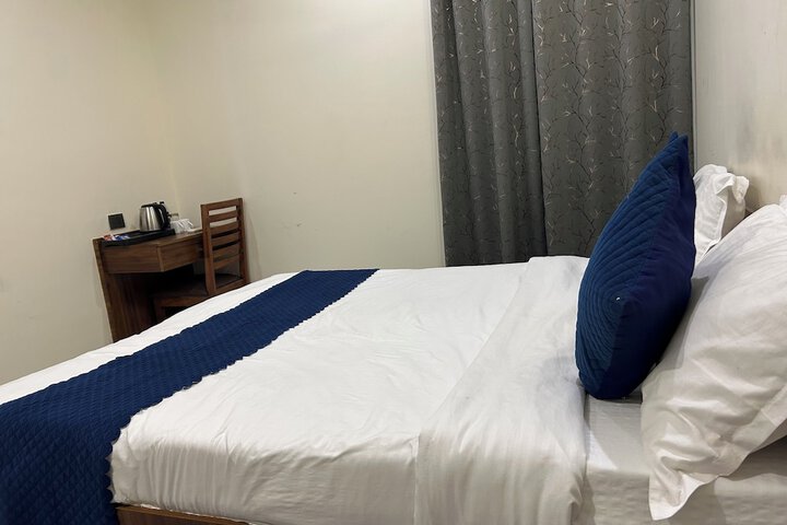 Room 9 of 21