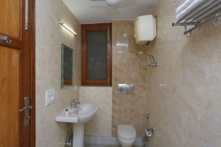 Room 10 of 26