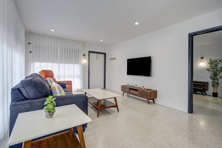 1 Bedroom Deluxe Apartment King Bed Sofa Kitchen Accessible (25 of 42)