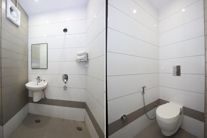OYO 9816 Hotel Neelkanth