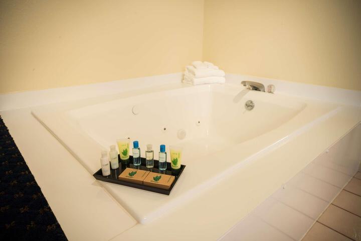 1 King Bed (12 of 13)