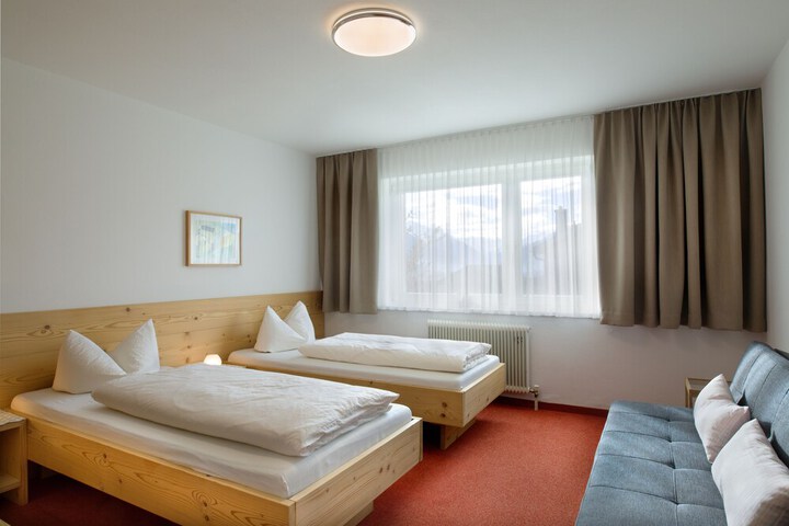 Room 7 of 42