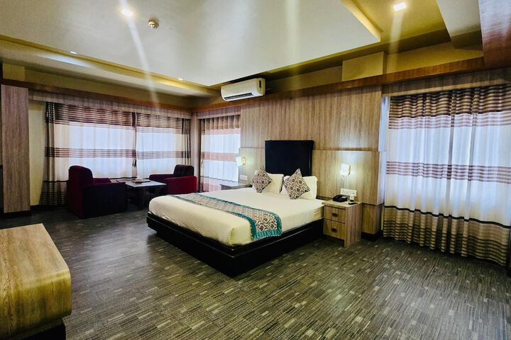 Room 2 of 16