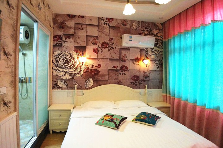 Room 4 of 24