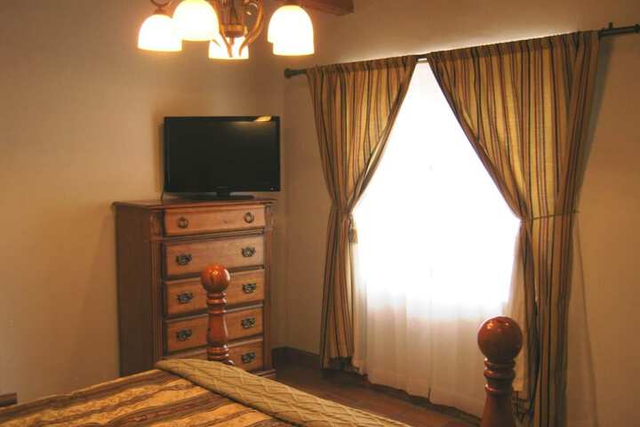 Room 38 of 100