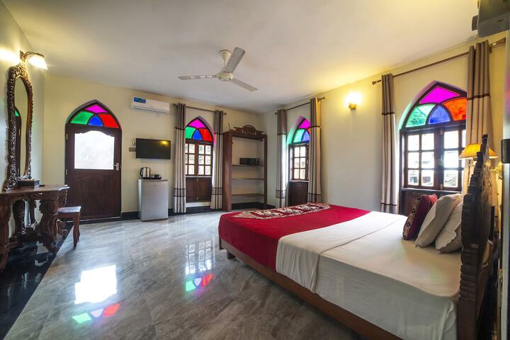 Room 10 of 26
