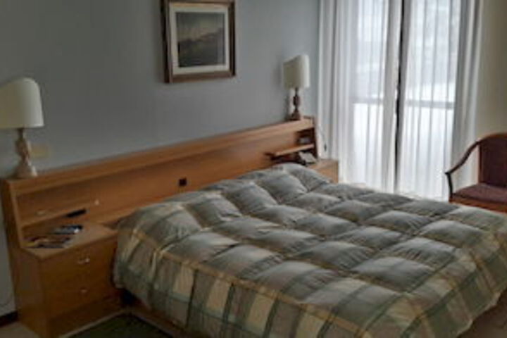 Room 4 of 14