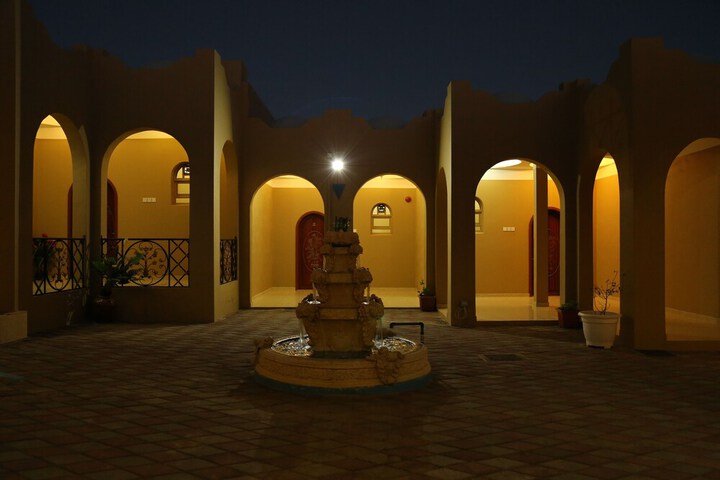 Hotel Exterior 25 of 26