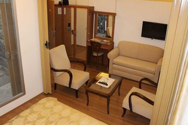 Room 21 of 37
