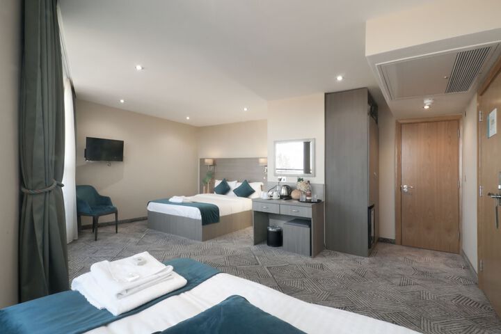 Room 43 of 144