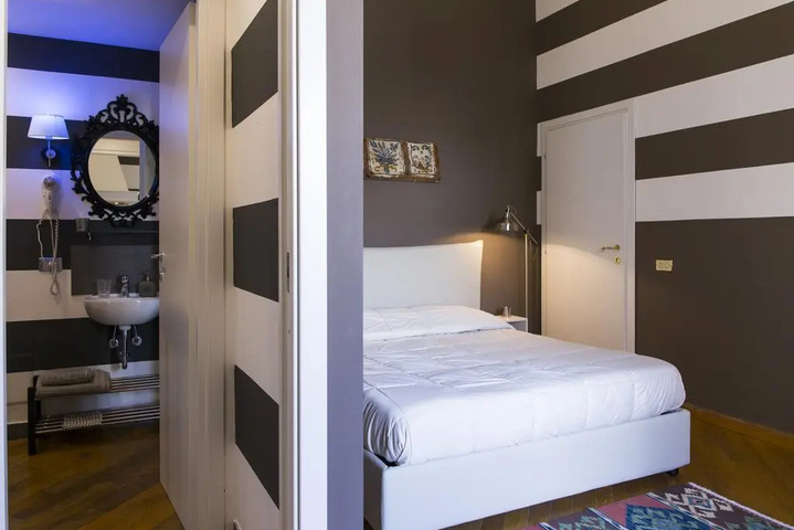 Room 2 of 2
