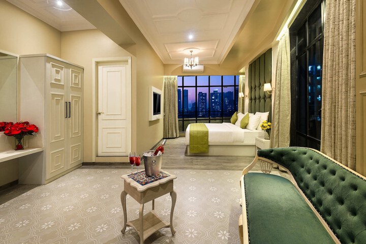 Room 16 of 53