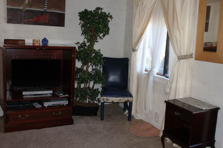 Room 8 of 12