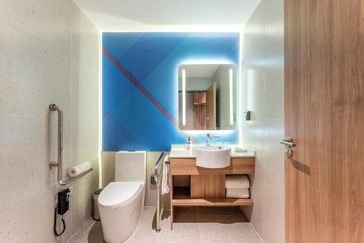 Room 18 of 50