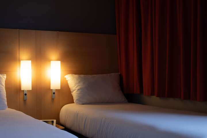 Room 5 of 33