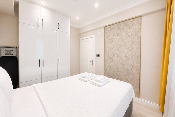 Room 50 of 73