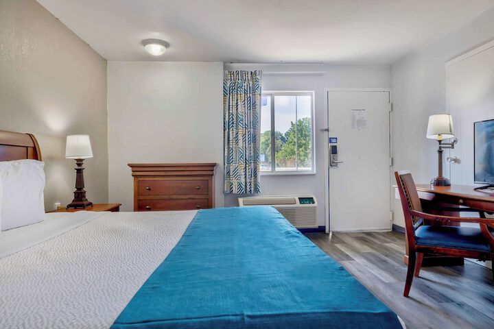 Room 10 of 26