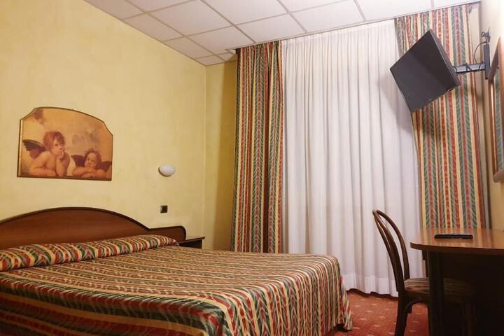 Room 11 of 46