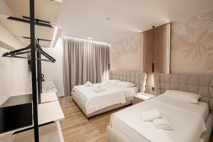 Room 31 of 80