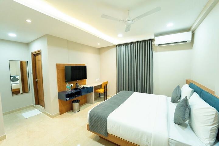 Room 11 of 35