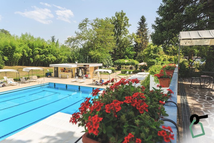 Pool 23 of 41