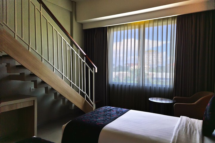 Room 35 of 66