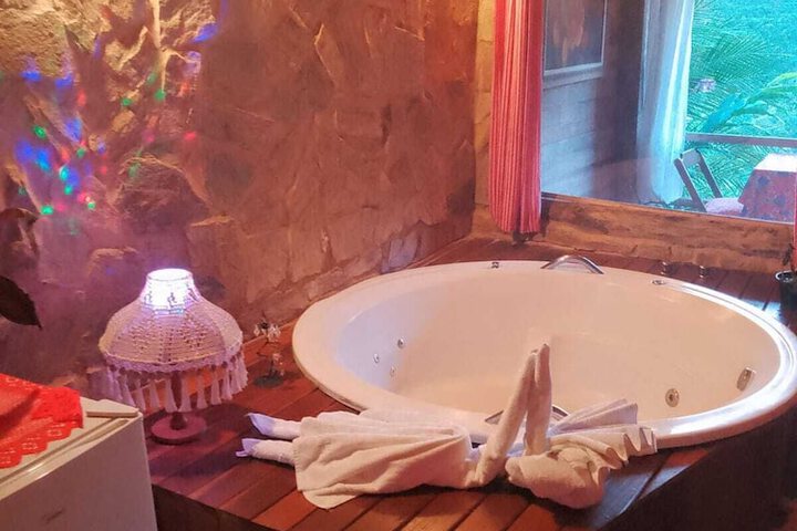 Hot Tub 20 of 30
