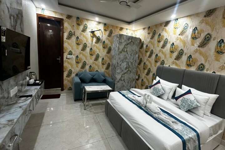 Room 7 of 52