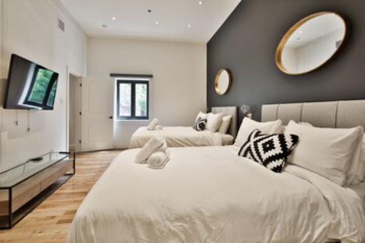 Room 44 of 74