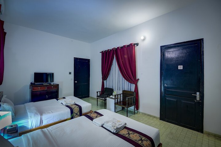 Room 19 of 38