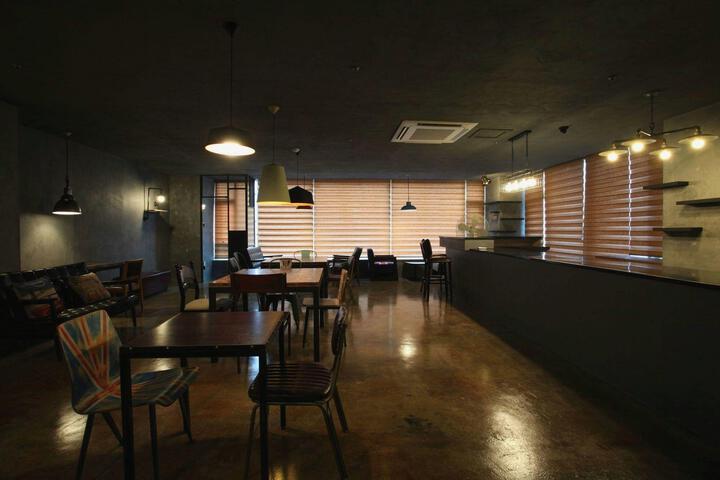 Dining 65 of 70