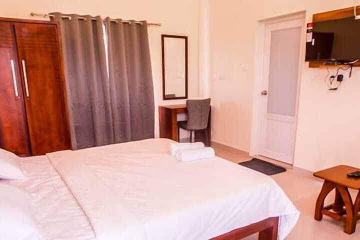 Room 10 of 31
