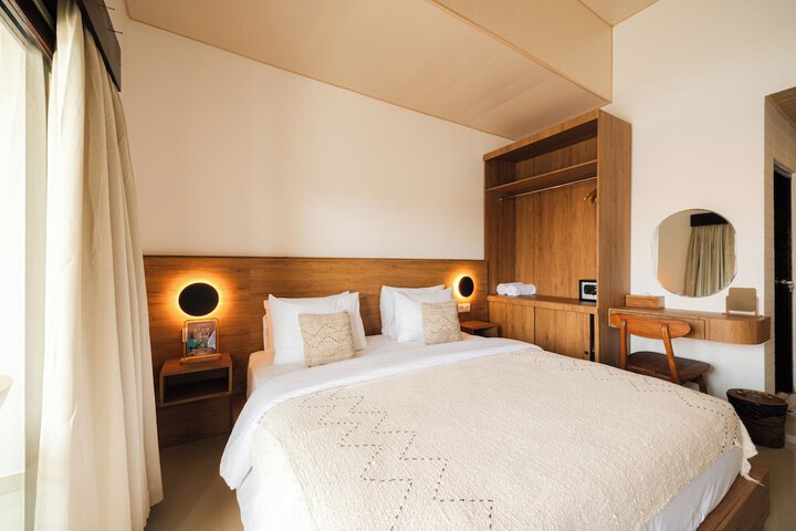 Room 2 of 39