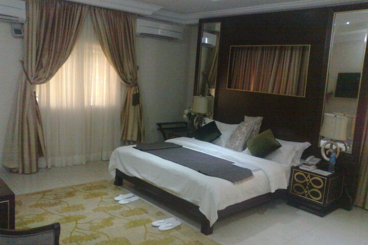 Room 2 of 20