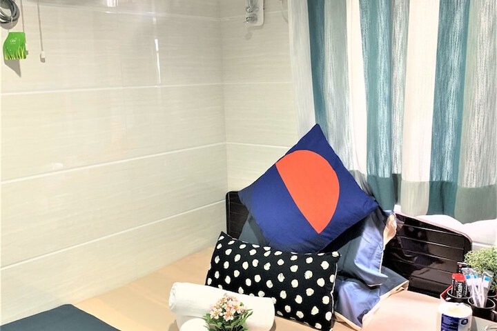 Room 5 of 37