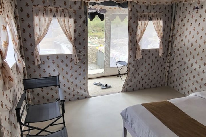 Room 3 of 9