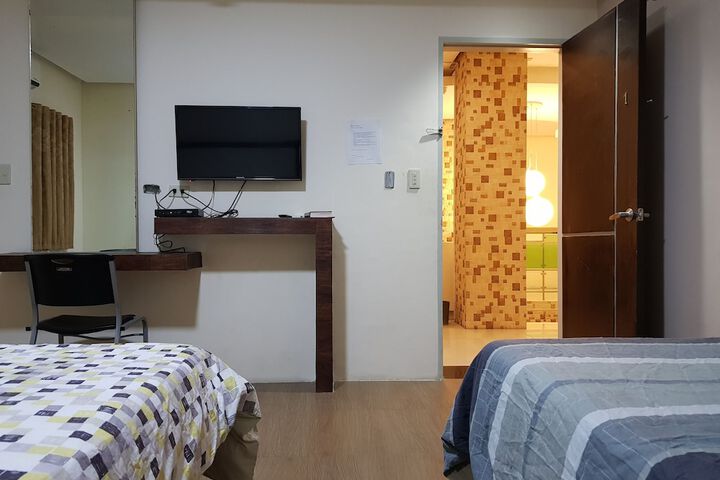 Room 10 of 33