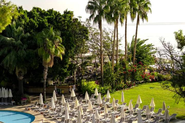 Pool Hotel