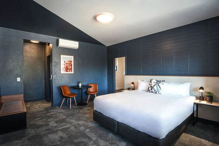 Room 5 of 19